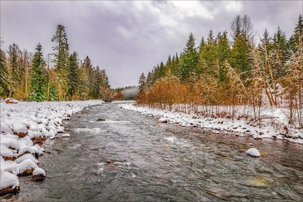 New: Steps From White River Near Mount Rainier National Park Greenwater المظهر الخارجي الصورة
